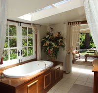 Shakespeare's Wilderness Chalet - Tourism Gold Coast