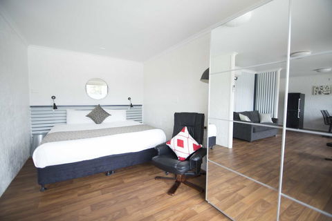 Siesta Central Apartments - Tourism Gold Coast 2