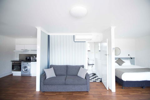 Siesta Central Apartments - Tourism Gold Coast 0