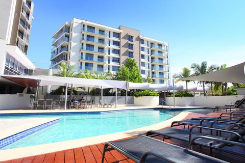 Signature Waterfront Apartments - Gold Coast 0