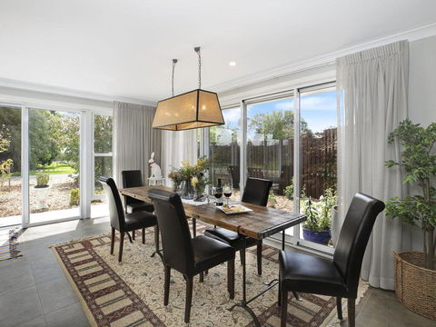 Silky Oak Villa - Spacious & Beautifully Decorated - Tourism Gold Coast 2