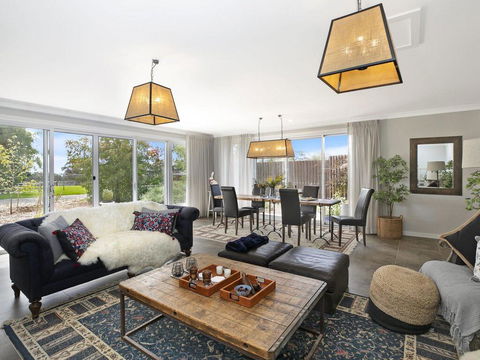 Silky Oak Villa - Spacious & Beautifully Decorated - Tourism Gold Coast 1