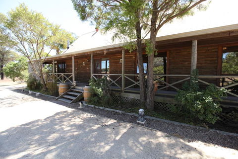 Silverpoint Accommodation - Tourism Gold Coast 1