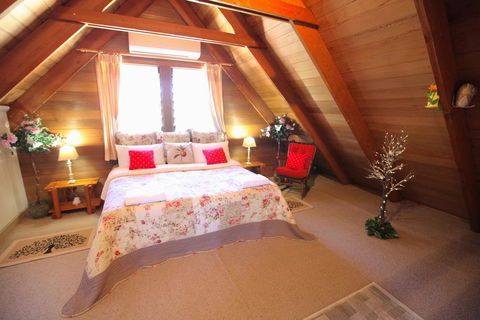 Silverpoint Accommodation - Tourism Gold Coast 0