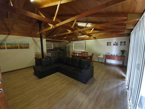 Simo's Place - Tourism Gold Coast 1
