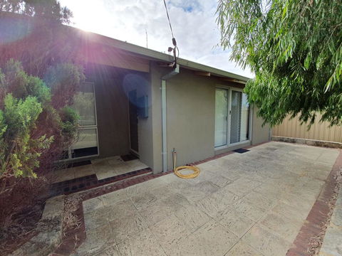 Simo's Place - Tourism Gold Coast 3