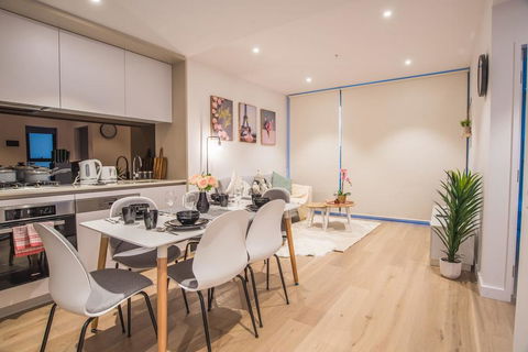 Simple & Cozy APT @Haymarket CBD (balcony Views) - Tourism Gold Coast 0