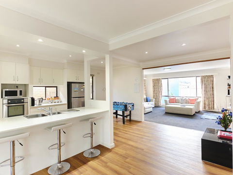 Skymirror Villa - Tourism Gold Coast 3