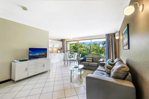 Smugglers On The Beach - Tourism Gold Coast 3
