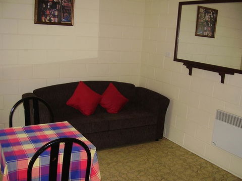 Snowy River Lodge Motel - Tourism Gold Coast 1