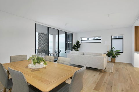 SOKO Waterfront West End - Tourism Gold Coast 2
