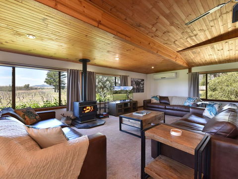 Soldiers Cottage Picturebook Vineyard Home - Tourism Gold Coast 1