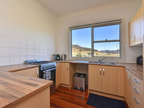 Somerville Wines Farmstay In Broke, Super Cute House On Working Farm. Walk For Miles. - Tourism Gold Coast 2