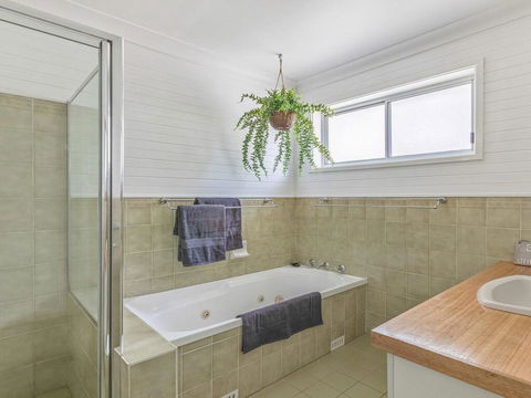 Sounds By The Sea - Open Plan Living, Metres To Beach - Tourism Gold Coast 3