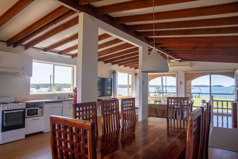 South Coast Retreat - Tourism Gold Coast 1