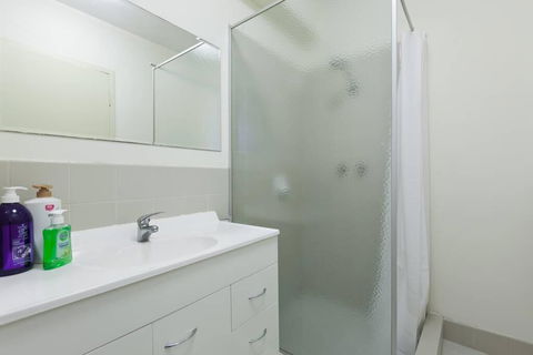 South Perth Perfect Location Free WIFI & Parking - Tourism Gold Coast 3