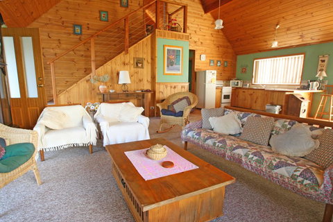 South Sussex's Blue Cottage - Tourism Gold Coast 2