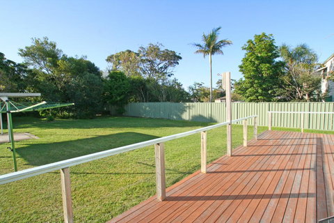 South Sussex's Blue Cottage - Tourism Gold Coast 0