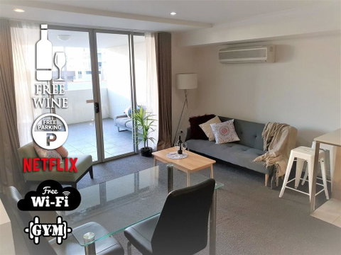 SOUTHBANK Arts+Culture , Central, City View, Pool, Gym - Tourism Gold Coast 0