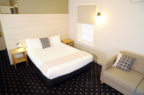 Sovereign Hill Hotel - Tourism Gold Coast 1