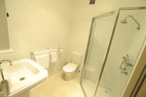 Sovereign Hill Hotel - Tourism Gold Coast 3
