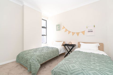 SP246-Brandnew Modern Apt In Penrith With Parking - Tourism Gold Coast 2