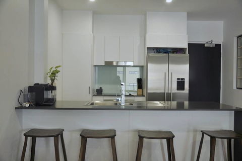 Spacious 2 Bed 2 Bath Unit - LUMA APARTMENTS - Tourism Gold Coast 3
