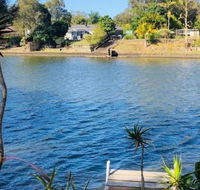Spacious 2 Bedroom Beach Side Apartment - Close to shopping Centre with Coles Health Food Shop Sushi Pizza Cafes Hairdresse - Gold Coast