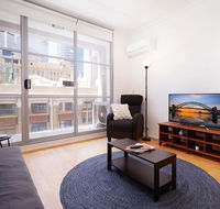 Spacious and Bright Studio in the Middle of Town - Tourism Gold Coast