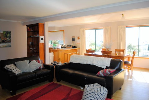 Spacious And Central To CBD - Tourism Gold Coast 0