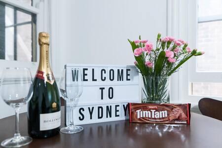 Spacious Harbour View 4bd Home In Sydney CBD - Tourism Gold Coast 1