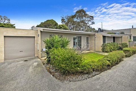 Spring Central 2-39 - Tourism Gold Coast 1