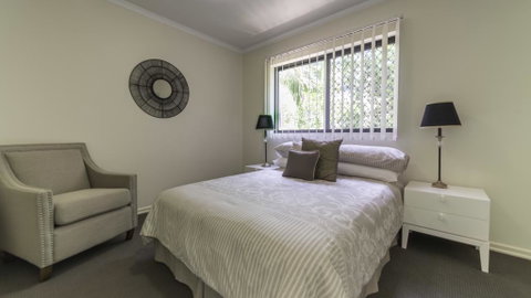 Spring Hill With Pool - Tourism Gold Coast 0