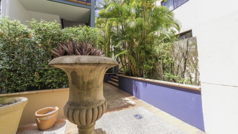 Spring Hill With Pool - Tourism Gold Coast 1
