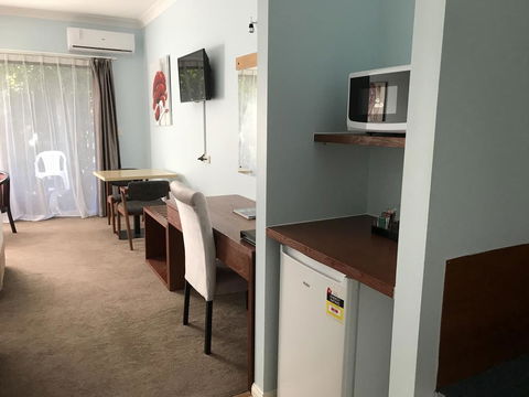 Springwood Motor Inn - Tourism Gold Coast 3