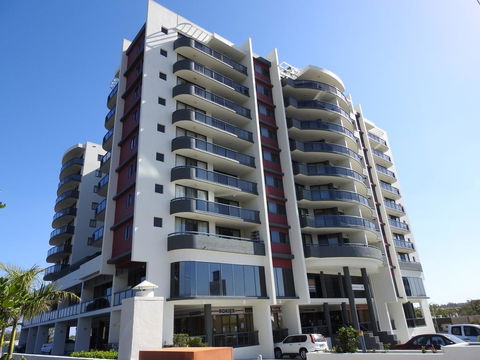 Springwood Tower Apartment Hotel - Tourism Gold Coast 0