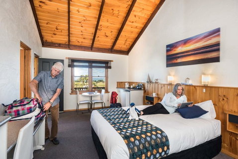 Stanley Seaview Inn - Tourism Gold Coast 1