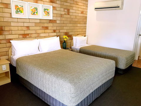 Starlight Motor Inn - Tourism Gold Coast 0