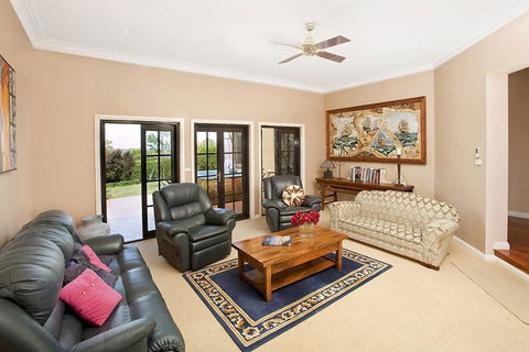 Stately Bowral Designer Home - Tourism Gold Coast 1