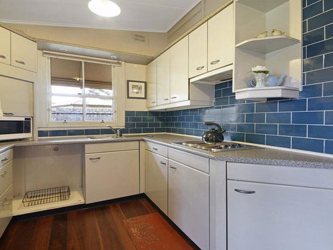 Station Masters Cottage - Classic Quaint & Nostalgia - Tourism Gold Coast 1