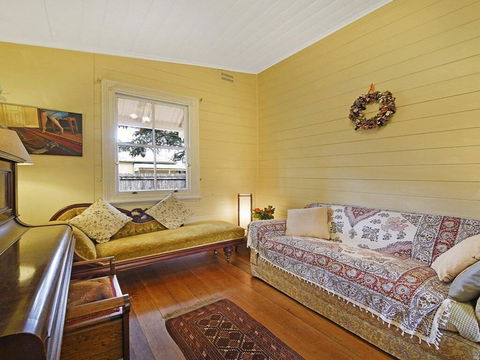 Station Masters Cottage - Classic Quaint & Nostalgia - Tourism Gold Coast 2