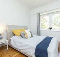Stay at Meurant Wagga - Tourism Gold Coast