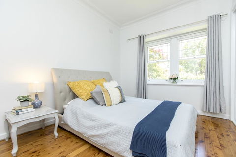 Stay At Meurant Wagga - Tourism Gold Coast 0