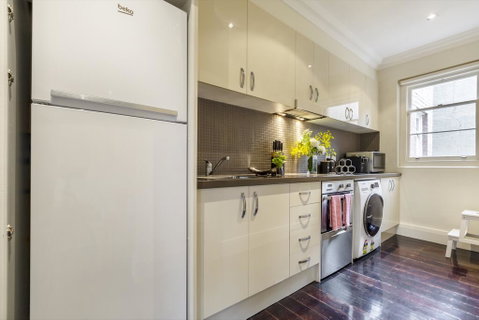 StayCentral On George - Tourism Gold Coast 1