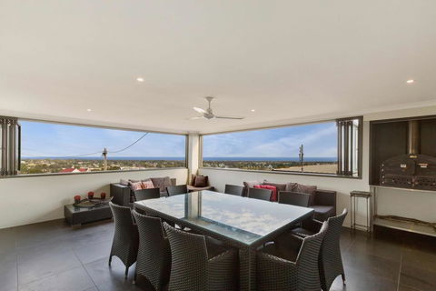 Stillwaters - Panoramic View Of Lakes Entrance - Tourism Gold Coast 2
