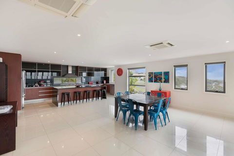 Stillwaters - Panoramic View Of Lakes Entrance - Tourism Gold Coast 1