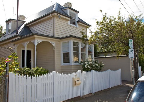 Strahan House - Tourism Gold Coast 1