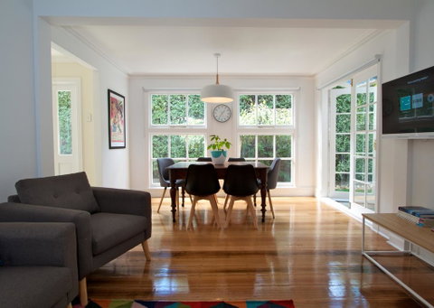Strahan House - Tourism Gold Coast 0