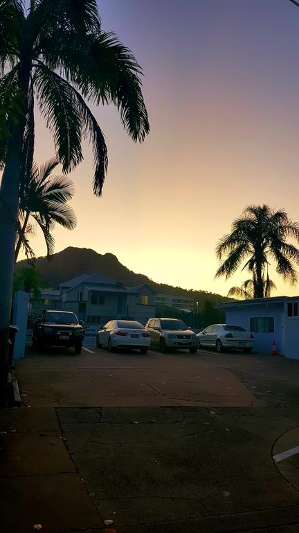 Strand Motel - Tourism Gold Coast 3