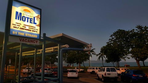 Strand Motel - Tourism Gold Coast 1